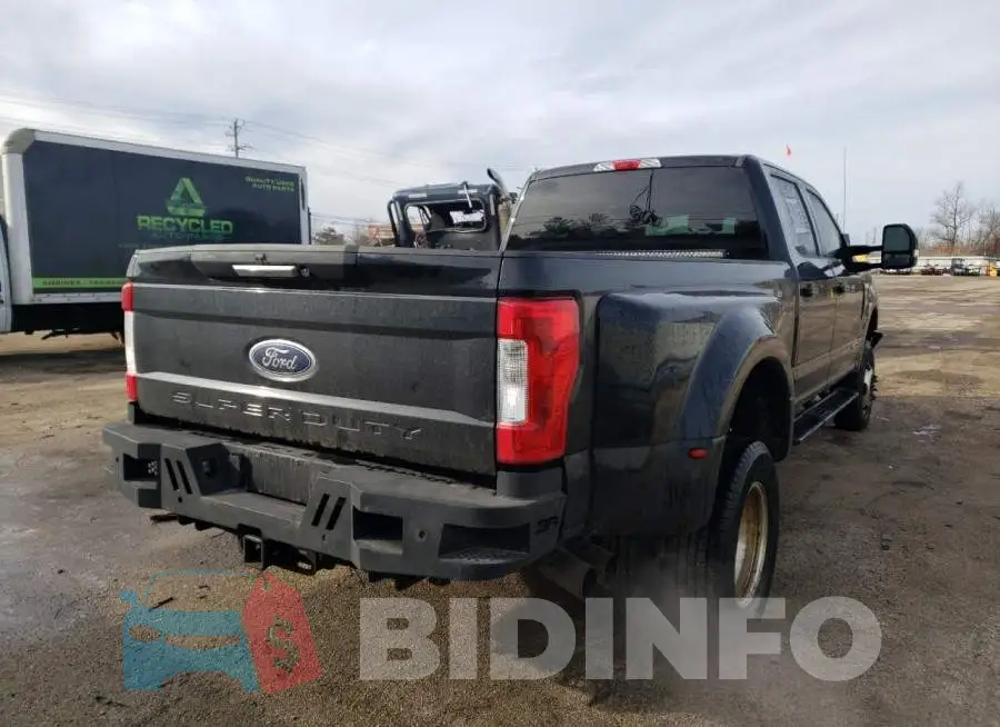 1FT8W3DT6JEB37519 Photo# 3