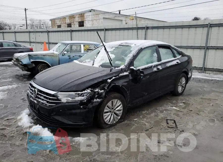 3VWCB7BU2KM183530 Photo# 1