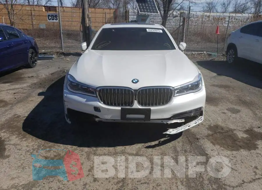 WBA7F2C5XJG856427 Photo# 5