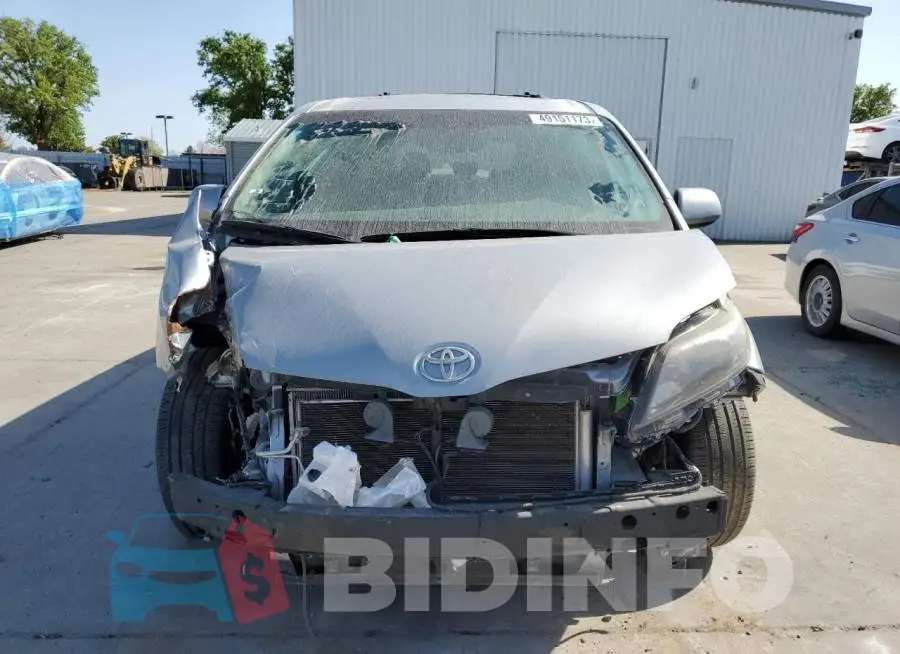 5TDXK3DC3FS655886 Photo# 5
