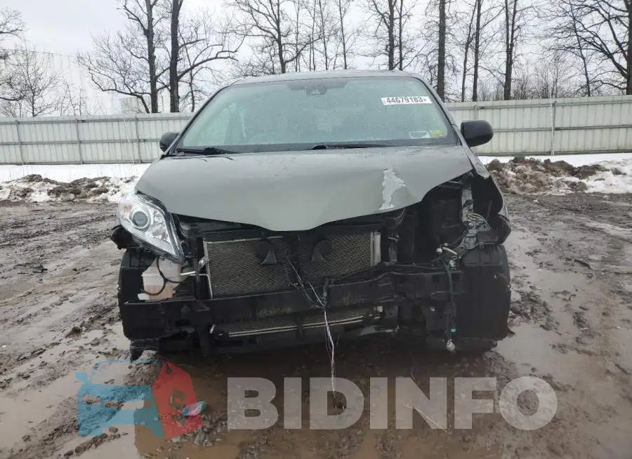 5TDZZ3DC1KS971334 Photo# 5