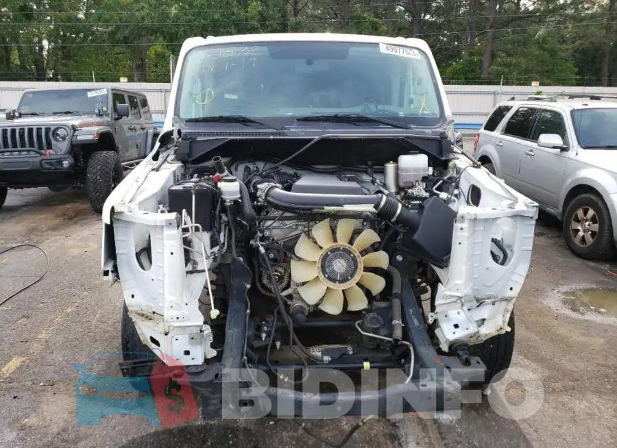 5BZBF0AA2JN852899 Photo# 5