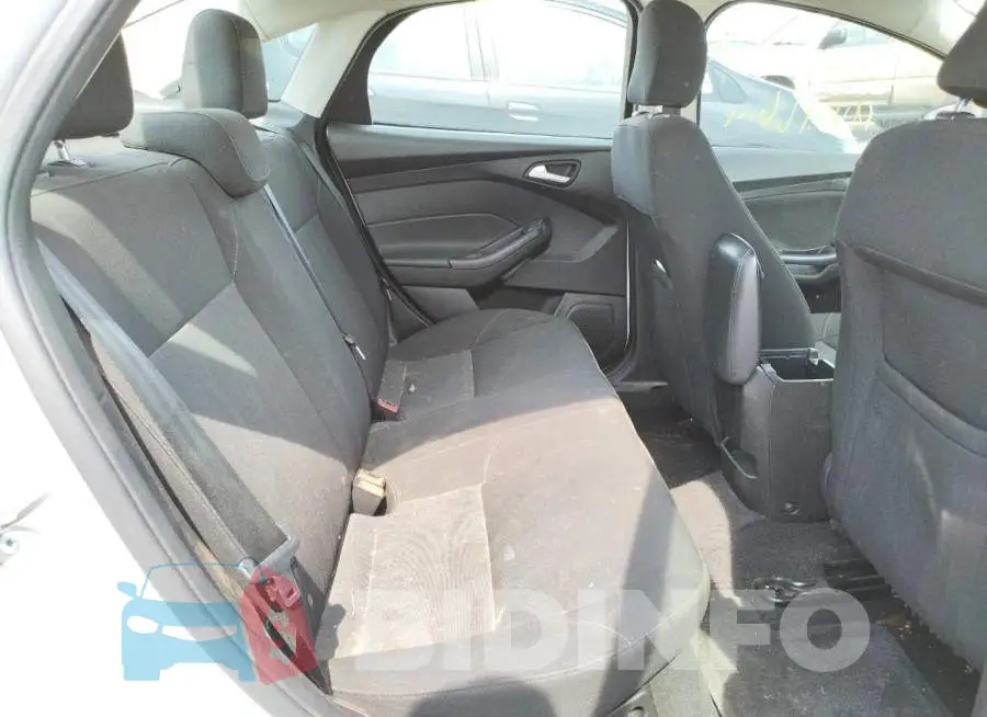 1FADP3F22GL338103 Photo# 6