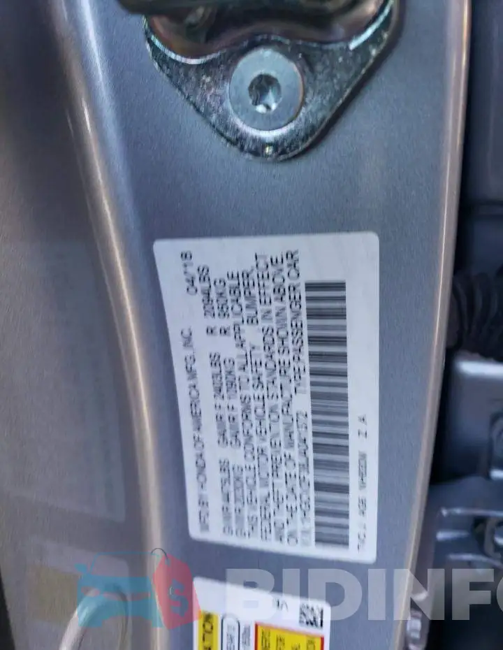 1HGCV2F38JA041372 Photo# 12