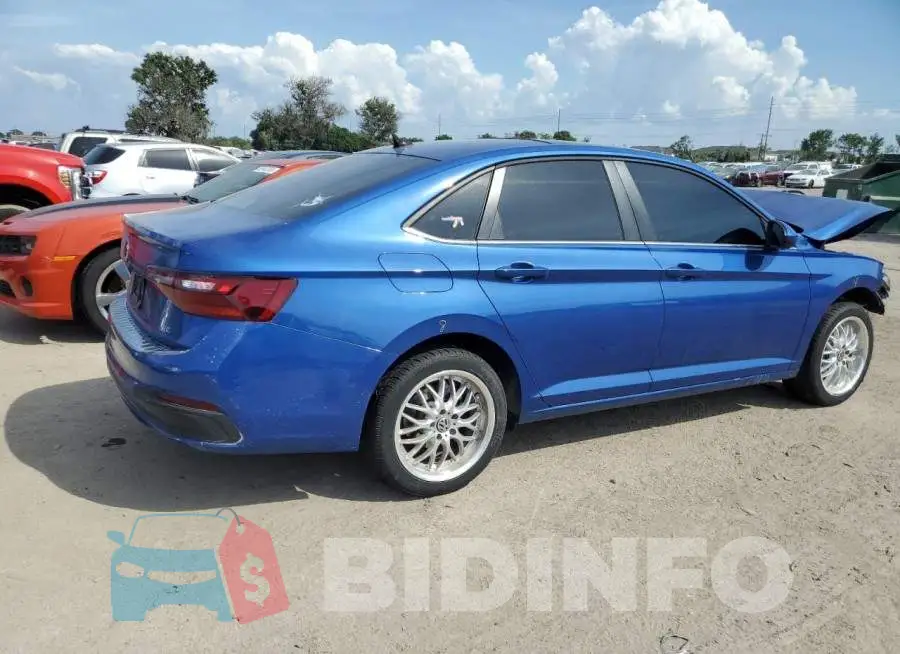3VW7M7BU0NM005437 Photo# 3
