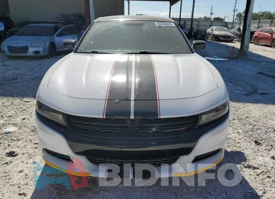 2C3CDXBG6FH759782 Photo# 5