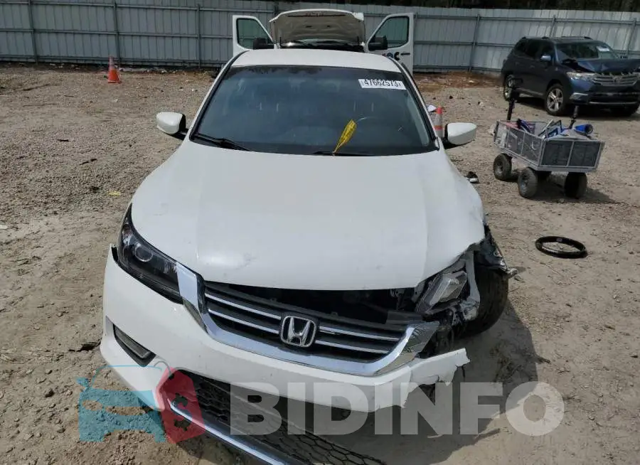 1HGCR2F50FA258136 Photo# 5