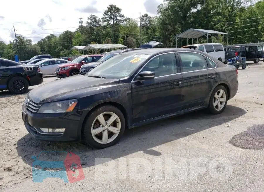 1VWAT7A32FC101588 Photo# 1