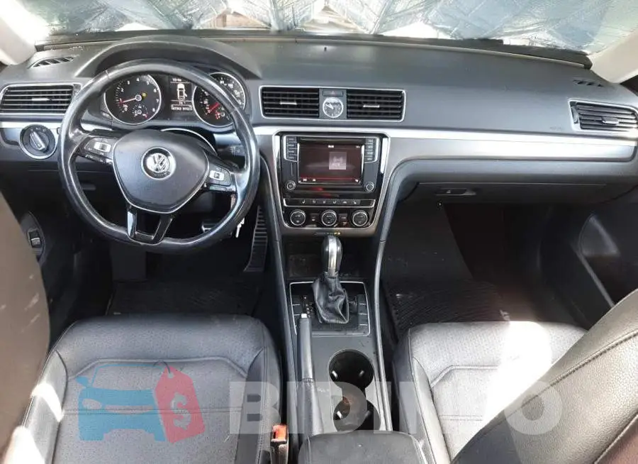 1VWDT7A38HC051814 Photo# 8