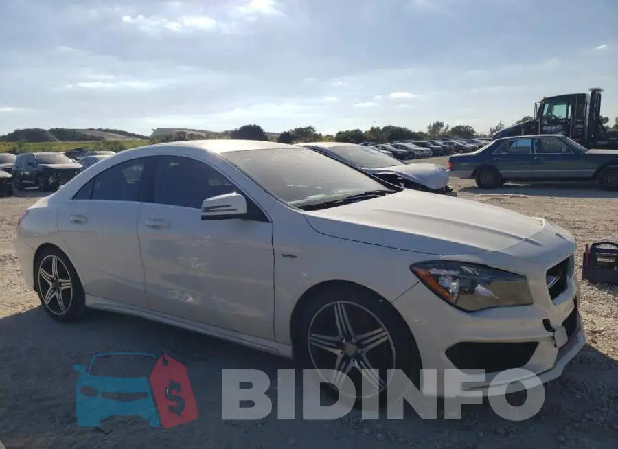 WDDSJ4EB8GN306065 Photo# 4