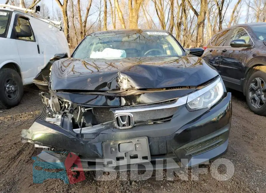 19XFC2F71JE205837 Photo# 5