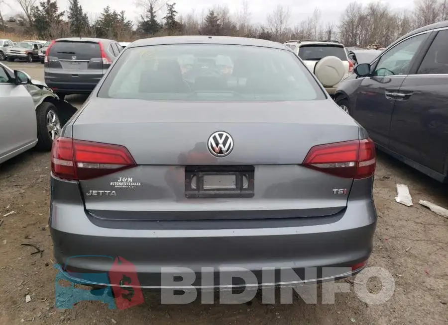3VW167AJ7HM287717 Photo# 6