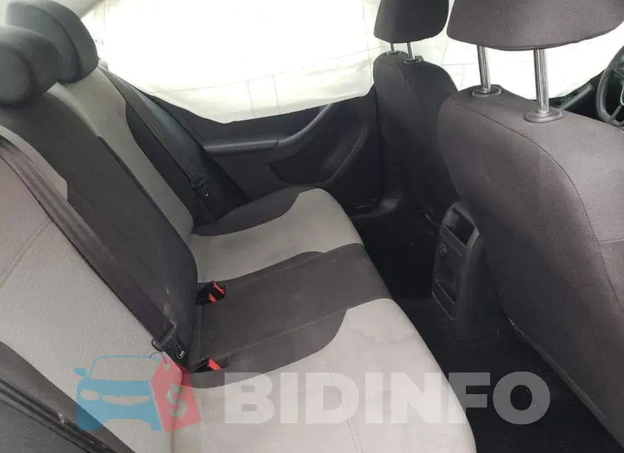 3VW167AJ7HM287717 Photo# 10
