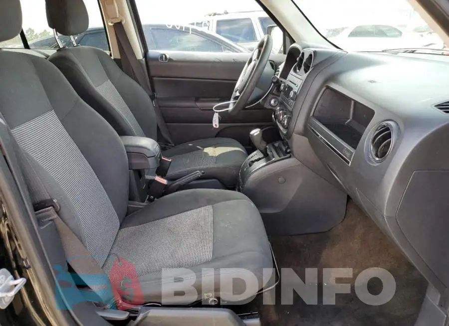 1C4NJPBAXFD249943 Photo# 5