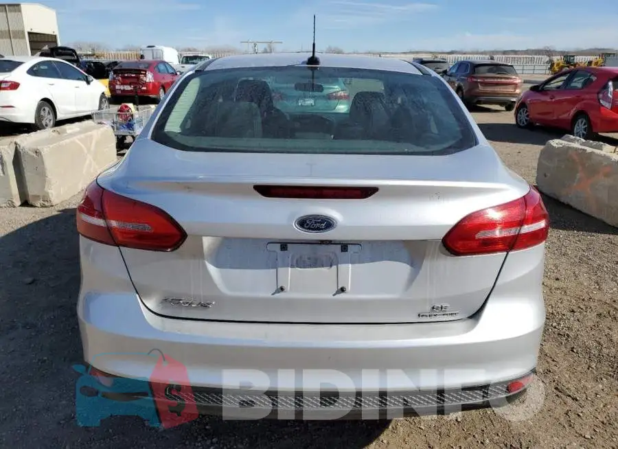 1FADP3F22GL405010 Photo# 6