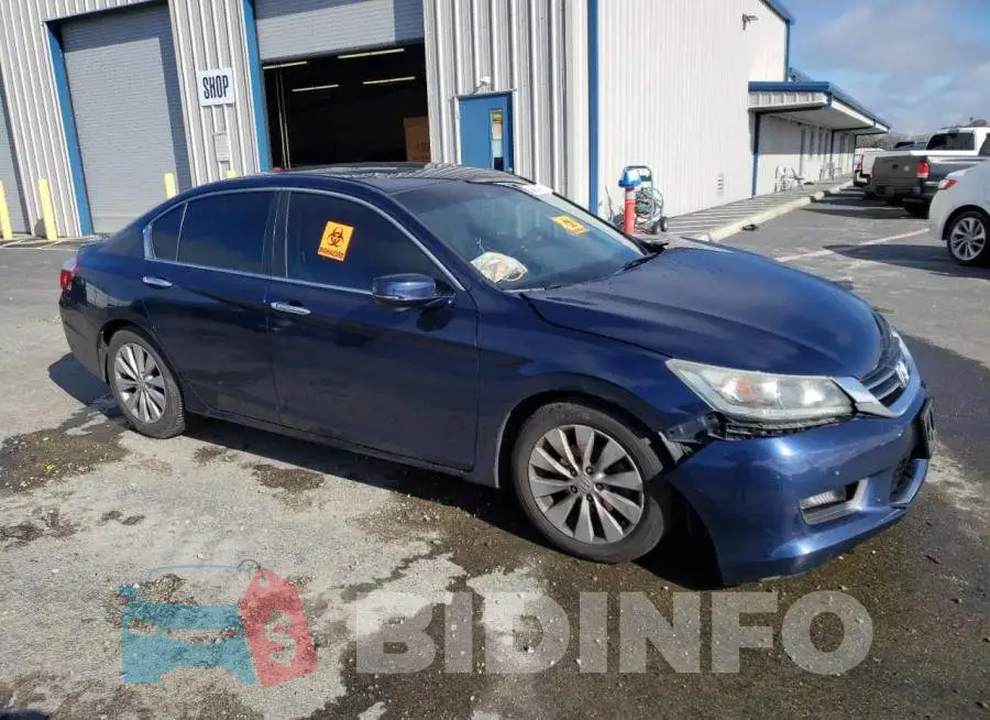 1HGCR2F87FA152244 Photo# 4