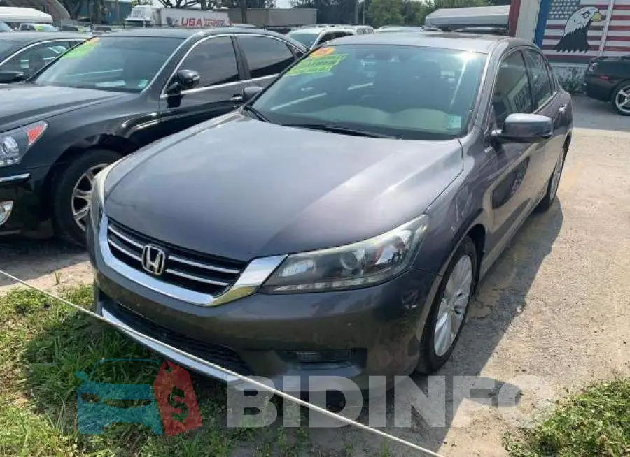 1HGCR3F83FA025402 Photo# 2