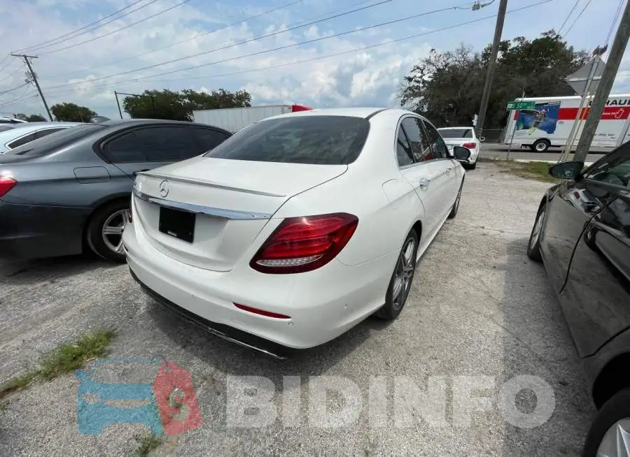 WDDZF4JB3HA261454 Photo# 4