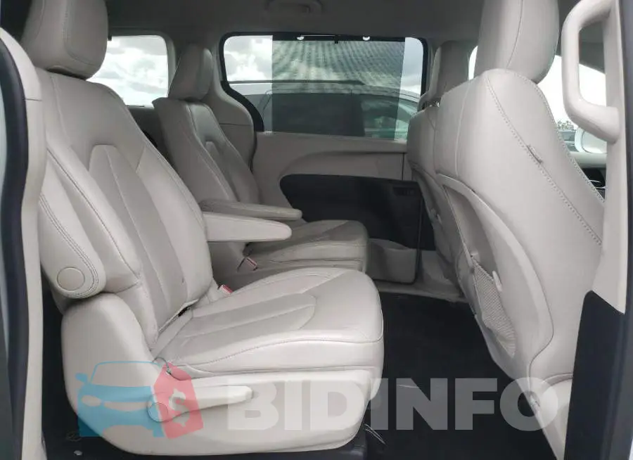 2C4RC1L72LR204323 Photo# 11