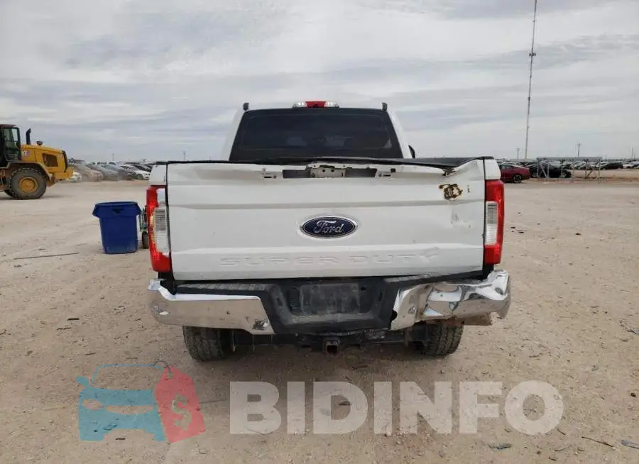 1FT7W2BT2JEB18782 Photo# 6