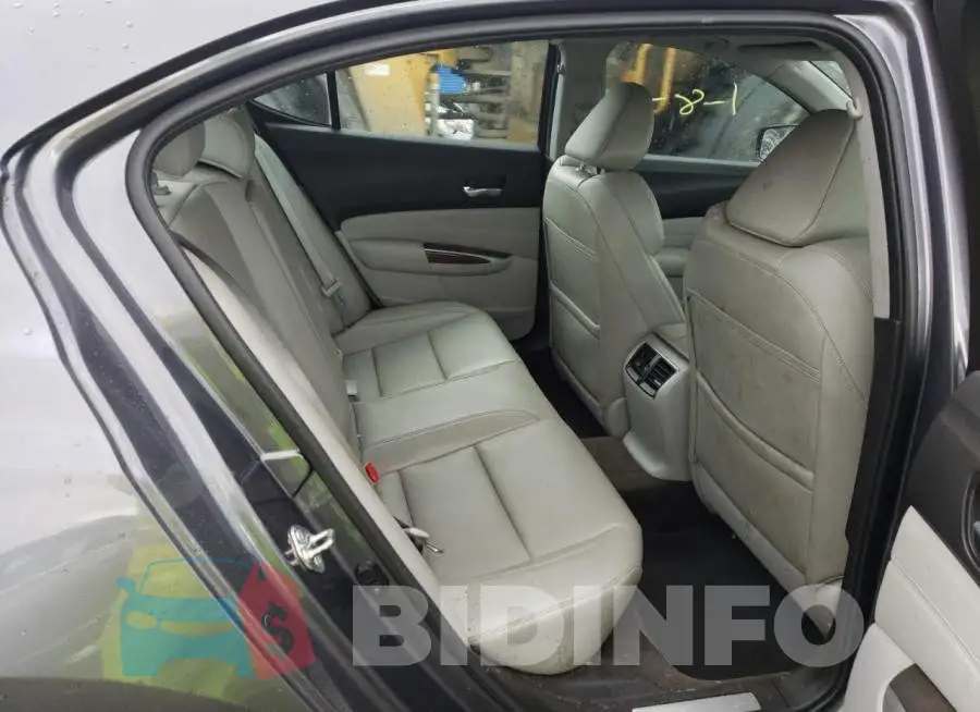 19UUB1F3XHA010884 Photo# 10