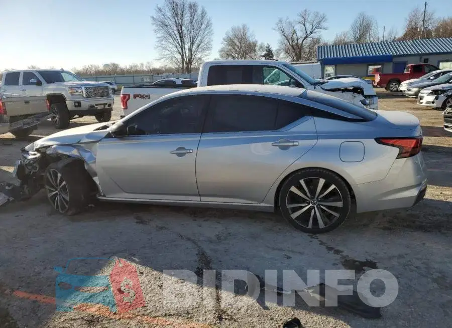 1N4BL4CV3KC146088 Photo# 2