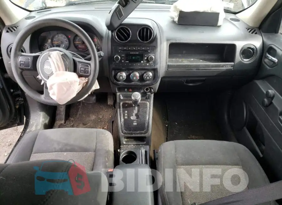 1C4NJPBB0HD131573 Photo# 8