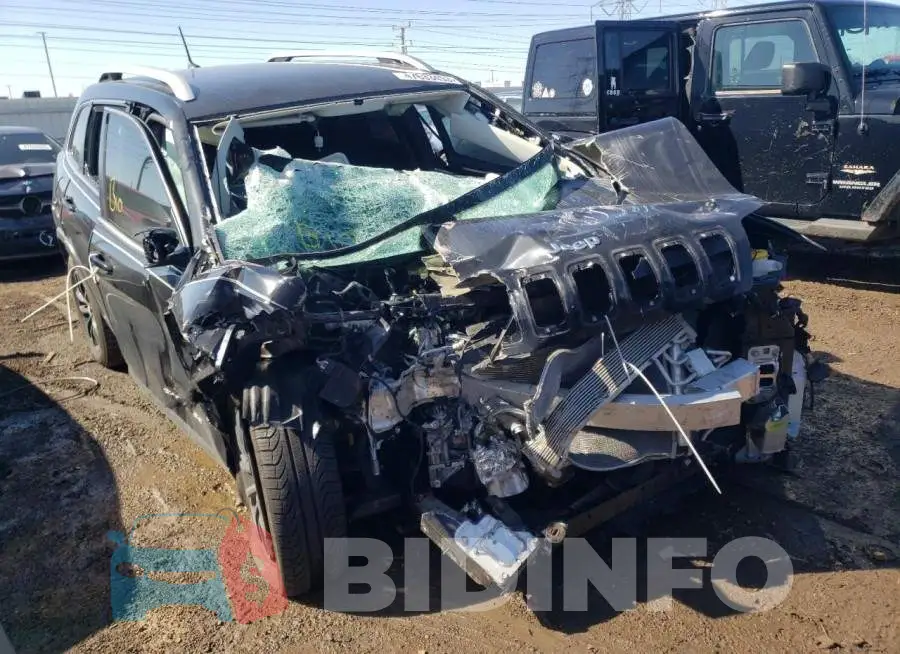 1C4PJLCB8KD482495 Photo# 4