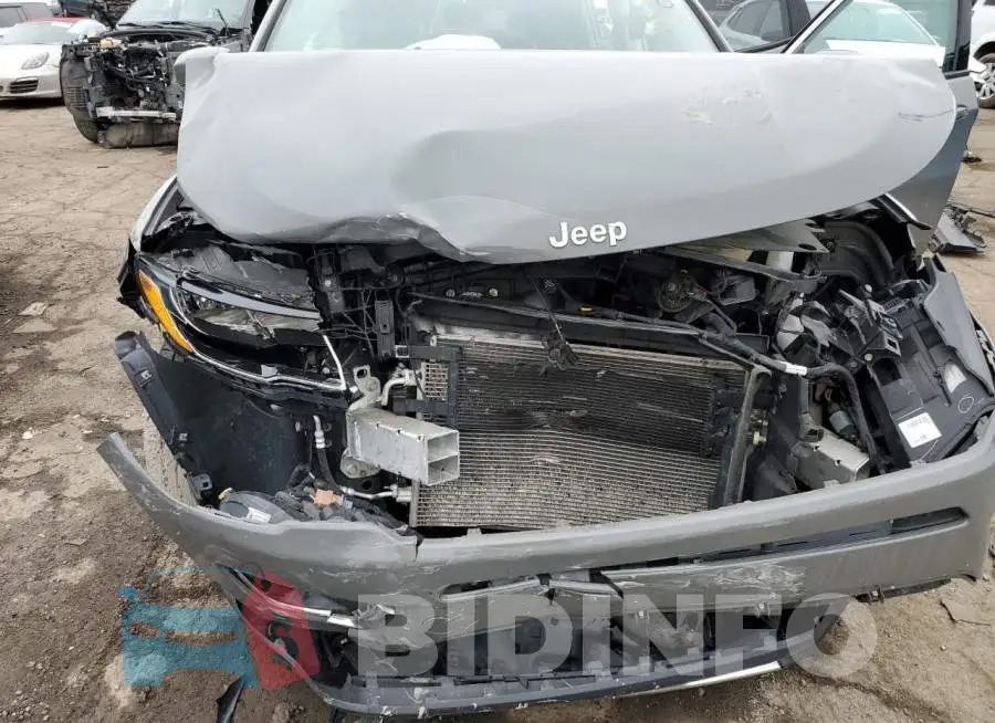 3C4NJDCB8LT107098 Photo# 11