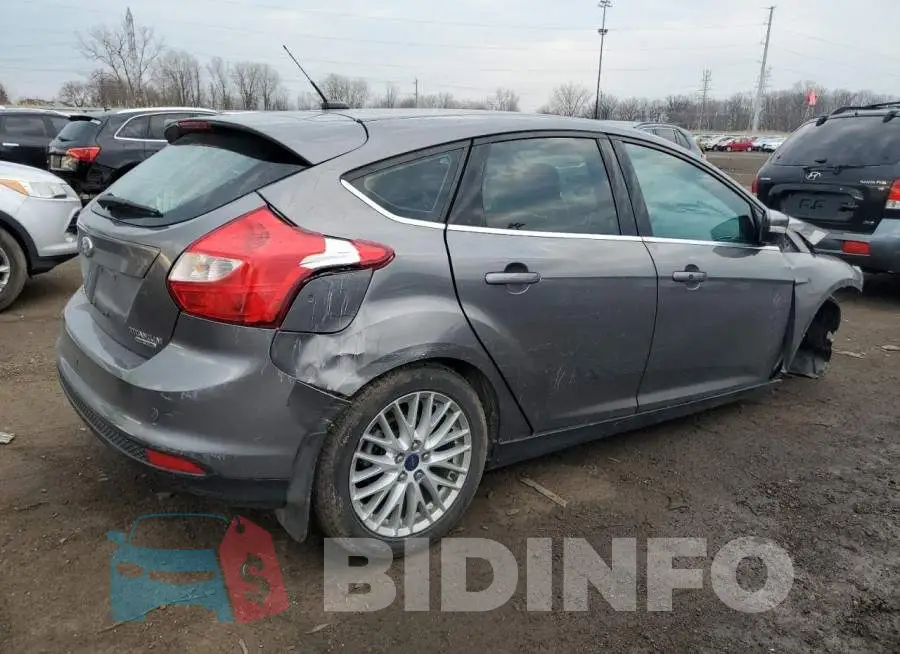 1FADP3N27EL320792 Photo# 3