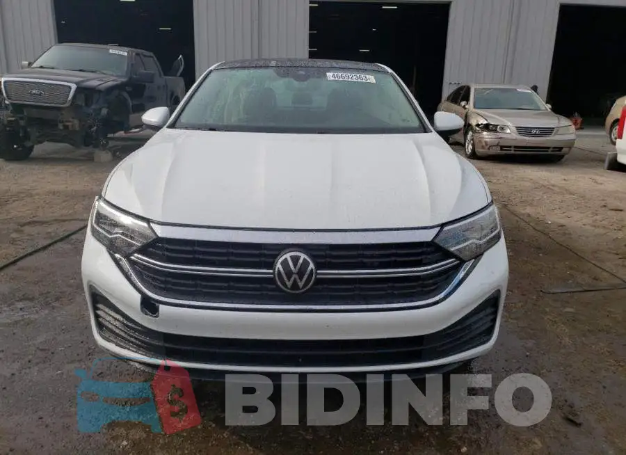 3VW7M7BU6PM017692 Photo# 5