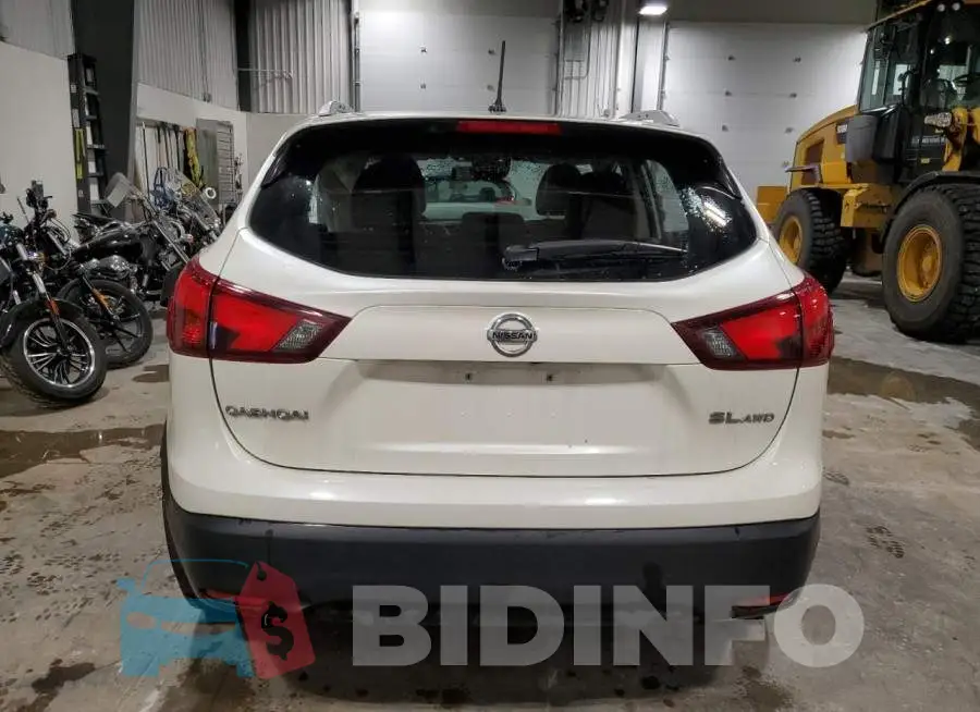 JN1BJ1CR7HW141617 Photo# 6