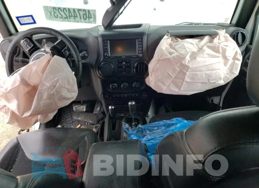 1C4BJWEGXHL656103 Photo# 8