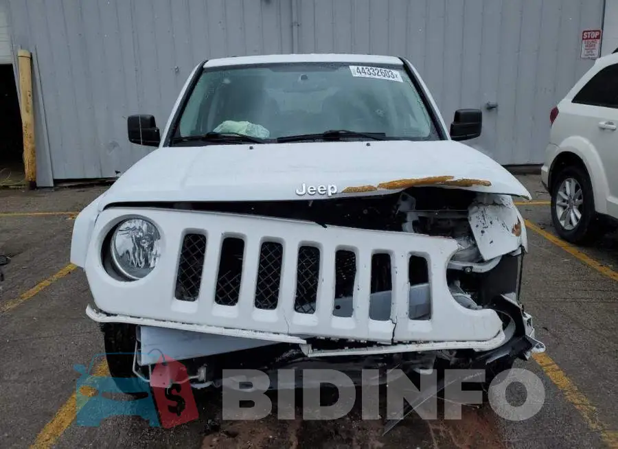1C4NJPFB3FD318278 Photo# 5