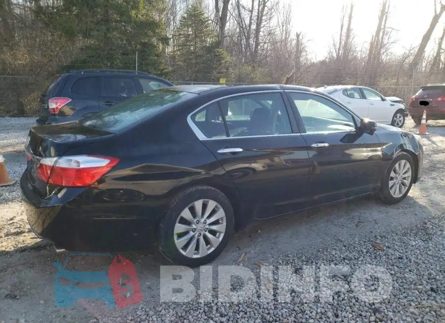 1HGCR2F70EA153838 Photo# 3
