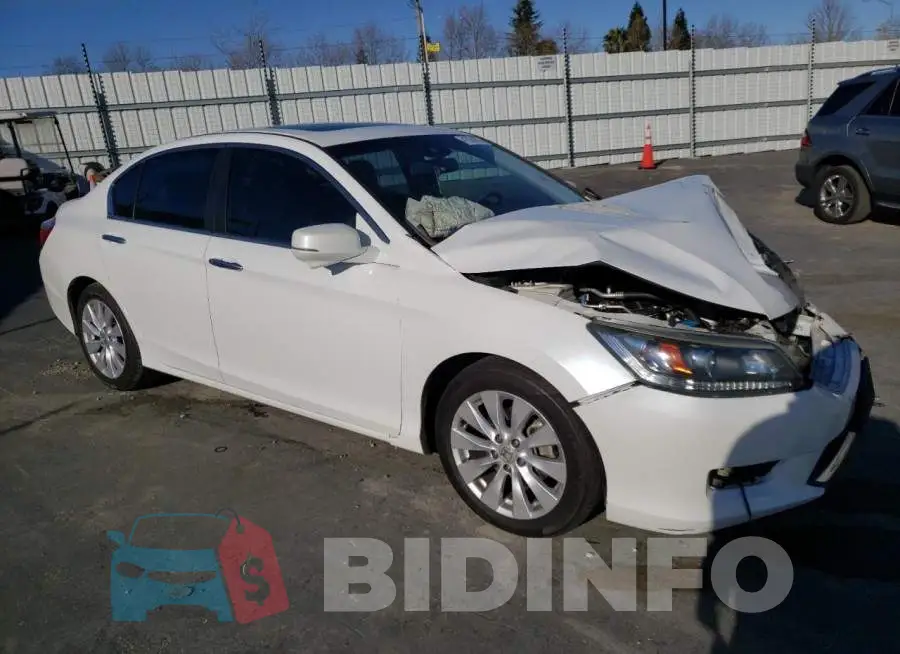 1HGCR2F86FA140425 Photo# 4