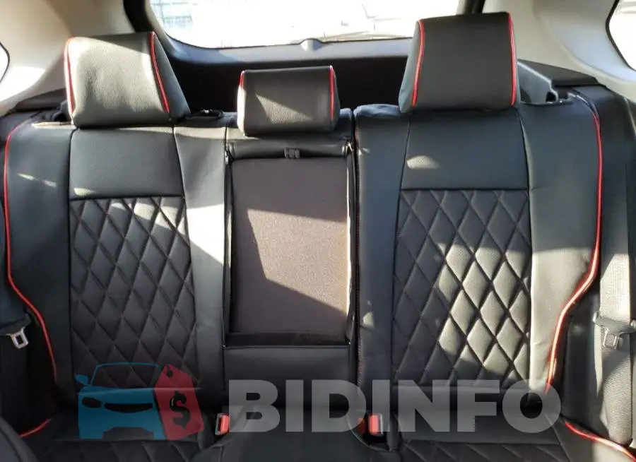 2T3P1RFV9KW042880 Photo# 10
