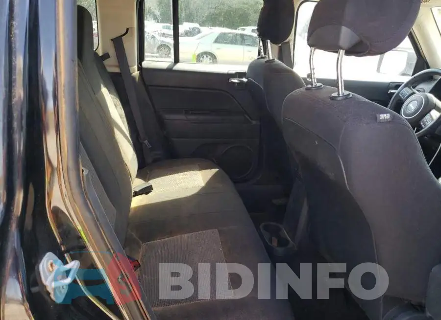 1C4NJPFB2HD183894 Photo# 11