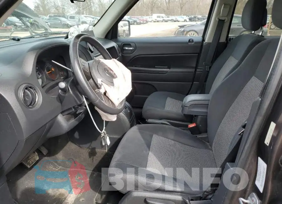 1C4NJPFB5ED827867 Photo# 7