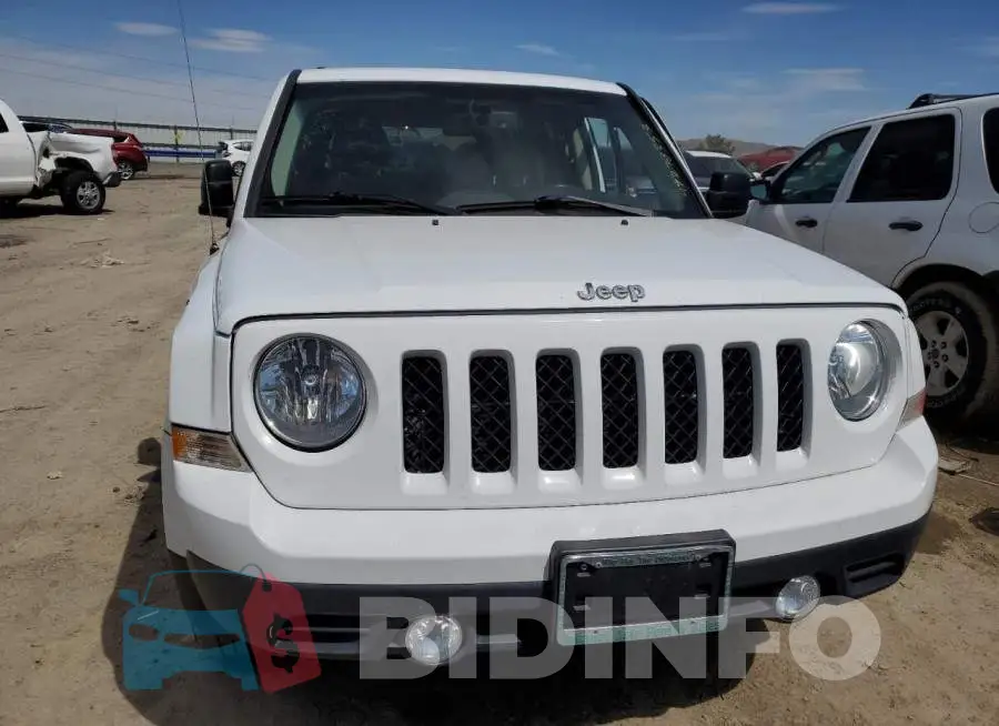 1C4NJRFB9HD175304 Photo# 5