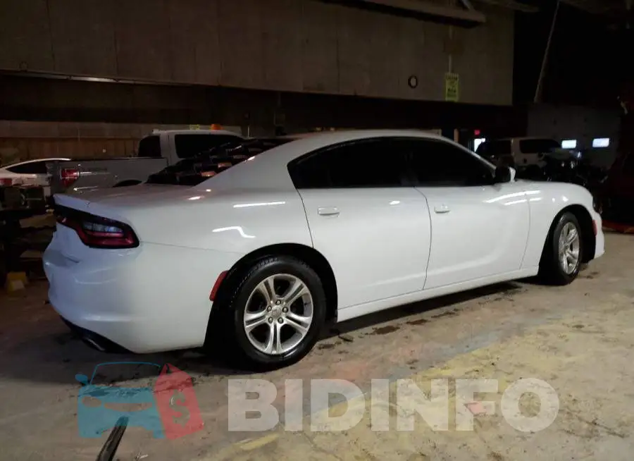 2C3CDXBG2FH843825 Photo# 3
