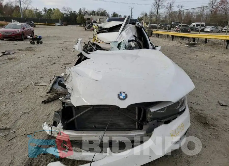 WBAJA7C52JG909526 Photo# 5