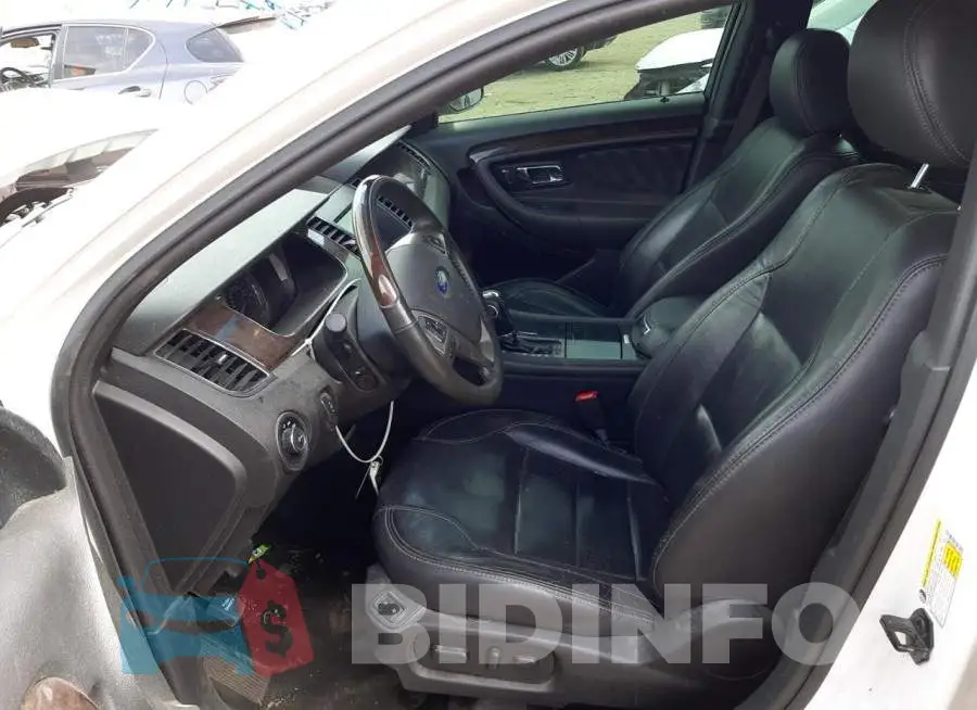 1FAHP2F84HG110842 Photo# 7