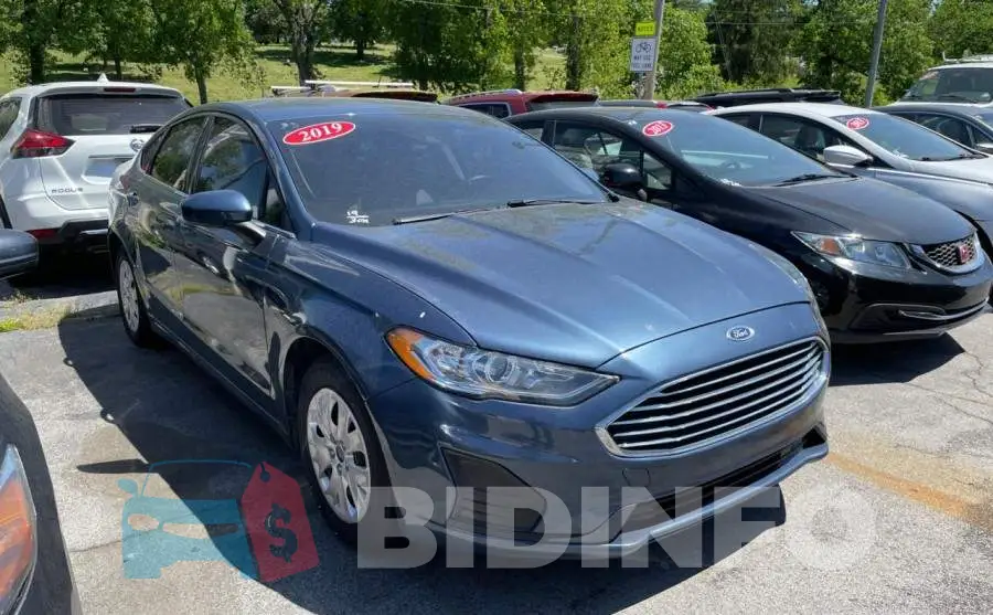 3FA6P0G7XKR163904 Photo# 1