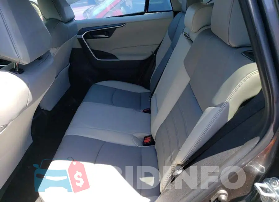 2T3C1RFV5MC171072 Photo# 11
