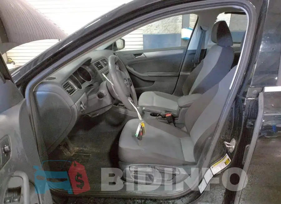 3VW2B7AJ2HM285468 Photo# 7