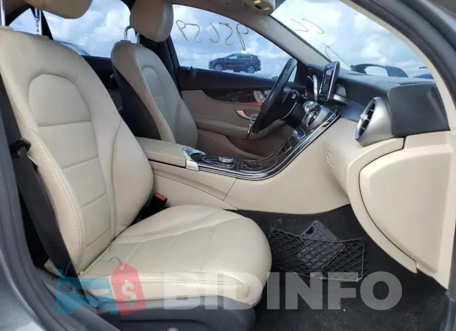 55SWF4JB7HU210283 Photo# 5