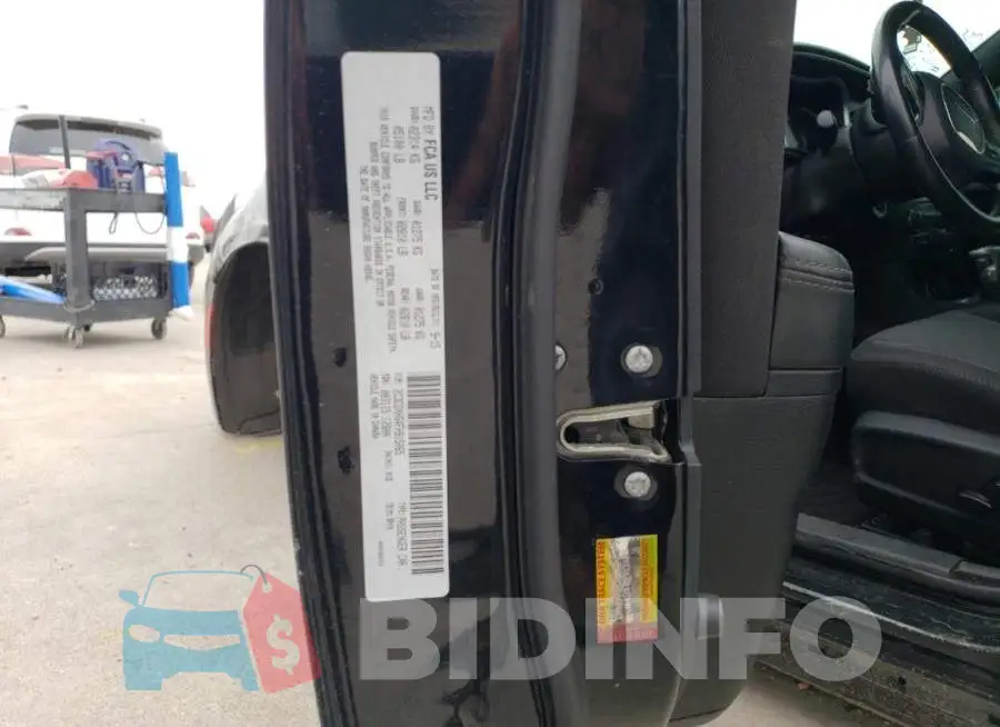 2C3CDXHG4FH915065 Photo# 12