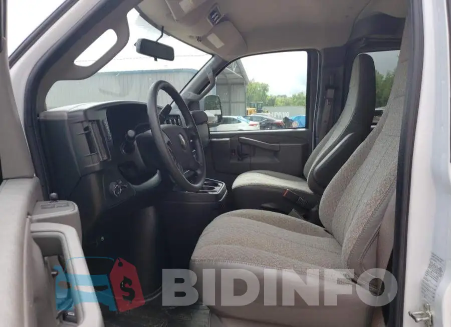 1GAZGNF71N1233674 Photo# 7