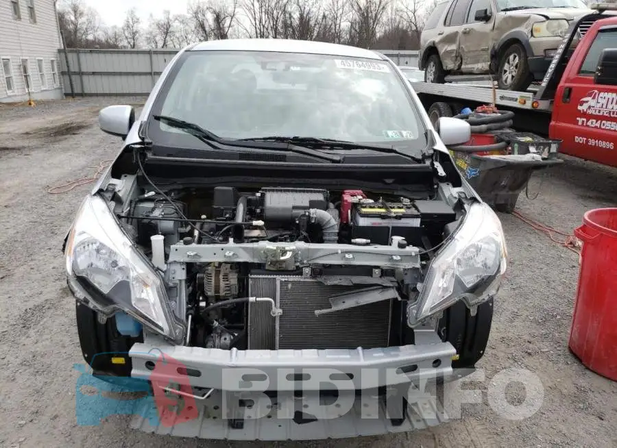 ML32AUHJ9MH002527 Photo# 5